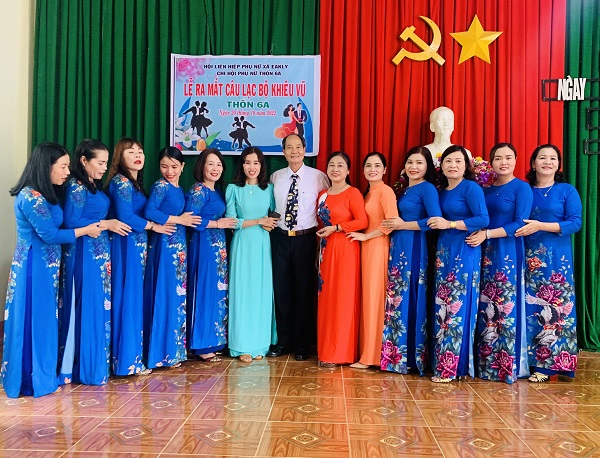 Tọa đàm kỷ niệm 92 năm ngày Thành lập Hội LHPN Việt Nam (20/10/1930 - 20/10/2022) và ra mắt "Câu lạc bộ khiêu vũ thôn 6A" xã Eakly.
